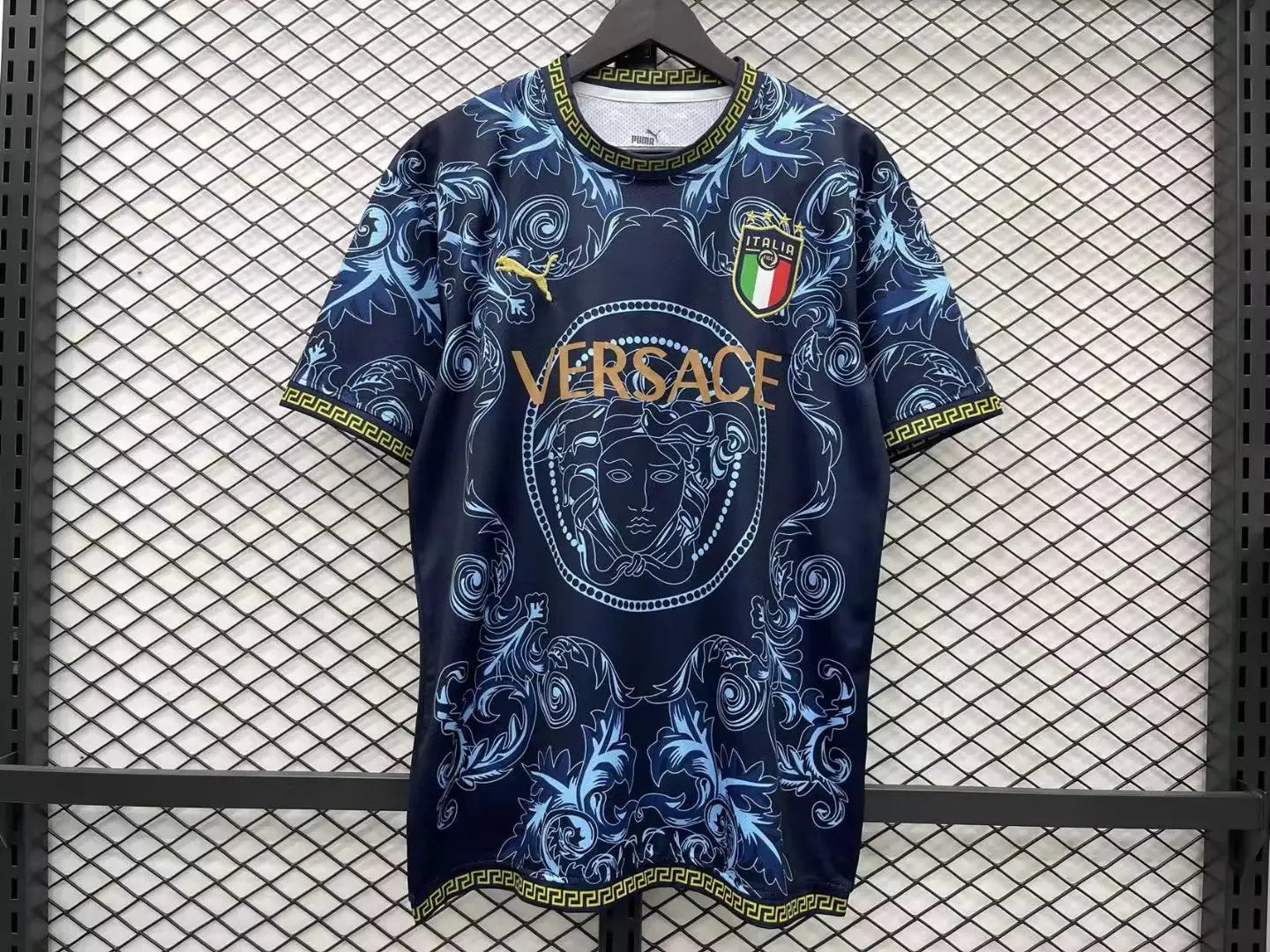 MAILLOT ITALIE CONCEPT EDITION VERSACE BLEU 2023/2024 YamaKits Foot