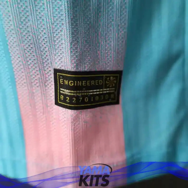 MAILLOT BARCELONE CONCEPT " Bleu, rose" 2025/2026 Version Player YamaKits Foot