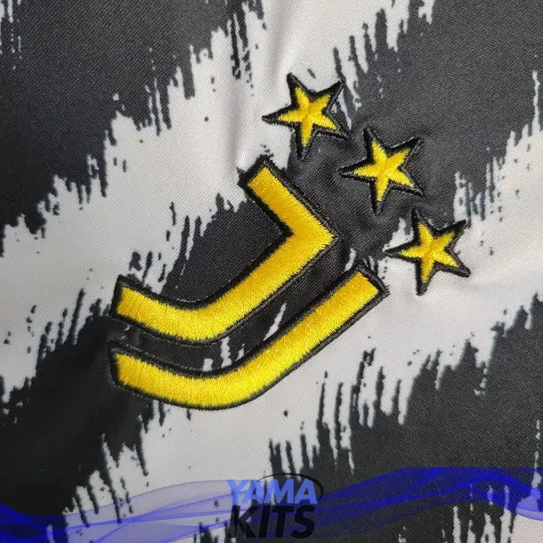 MAILLOT JUVENTUS DOMICILE 2023/2024 YamaKits Foot