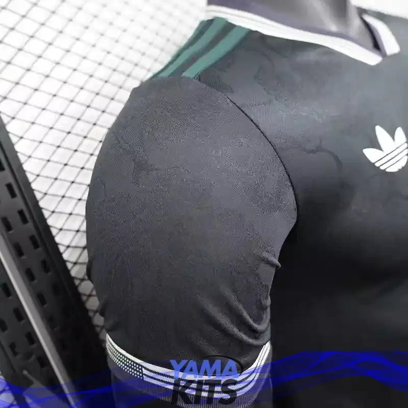 MAILLOT JUVENTUS EXTERIEUR "noir" 2025/2026 YamaKits Foot