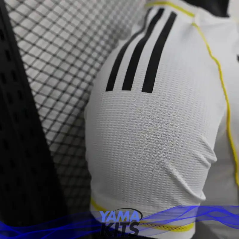 MAILLOT REAL MADRID DOMICILE 2025/2026 Version Player YamaKits Foot