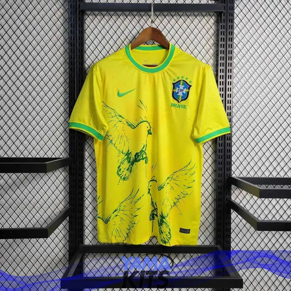 Maillot Brésil/ Brazil Concept « oiseaux jaune » 2024 YamaKits Foot