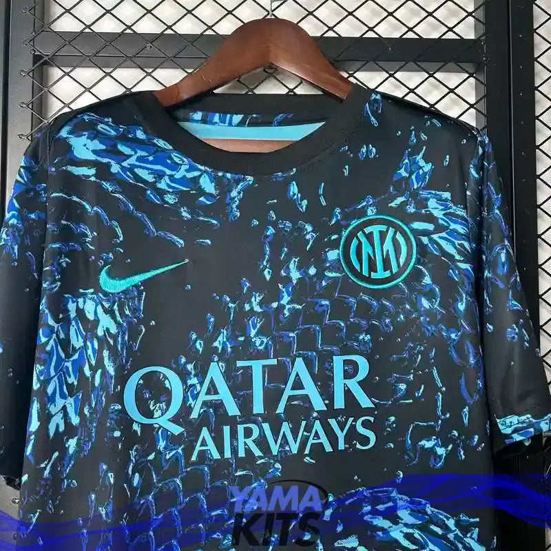 Maillot Inter Milan concept "Bleu serpent" 2025/2026 YamaKits Foot