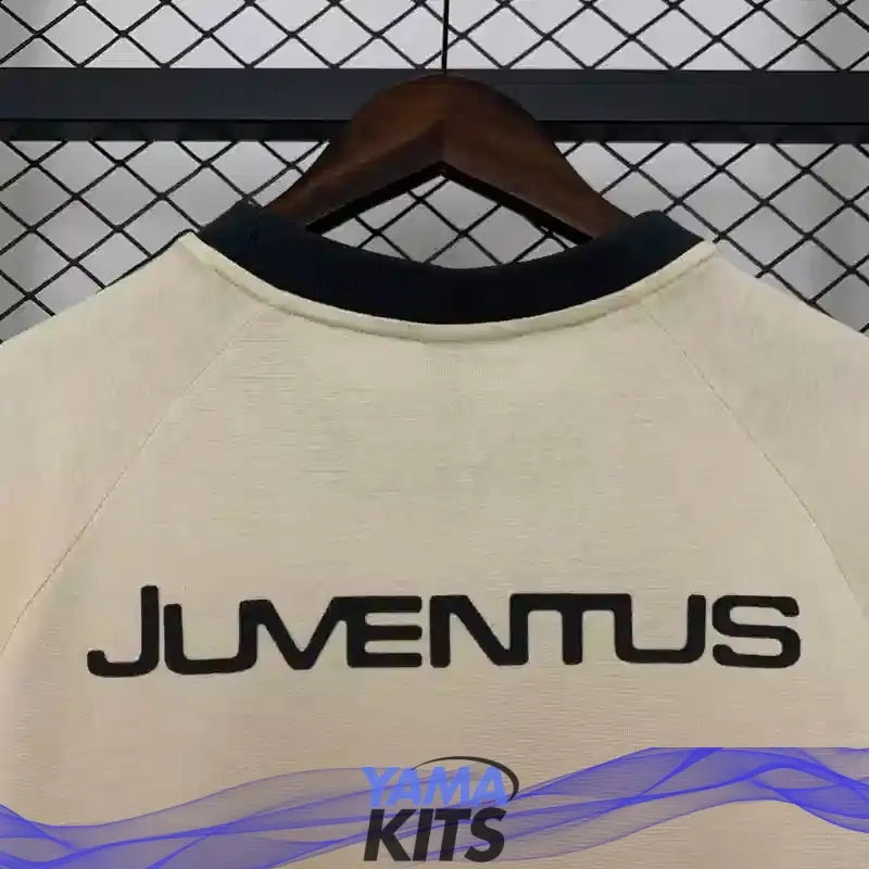Maillot Juventus classics 3-stipes "beige" 2025/2026 YamaKits Foot
