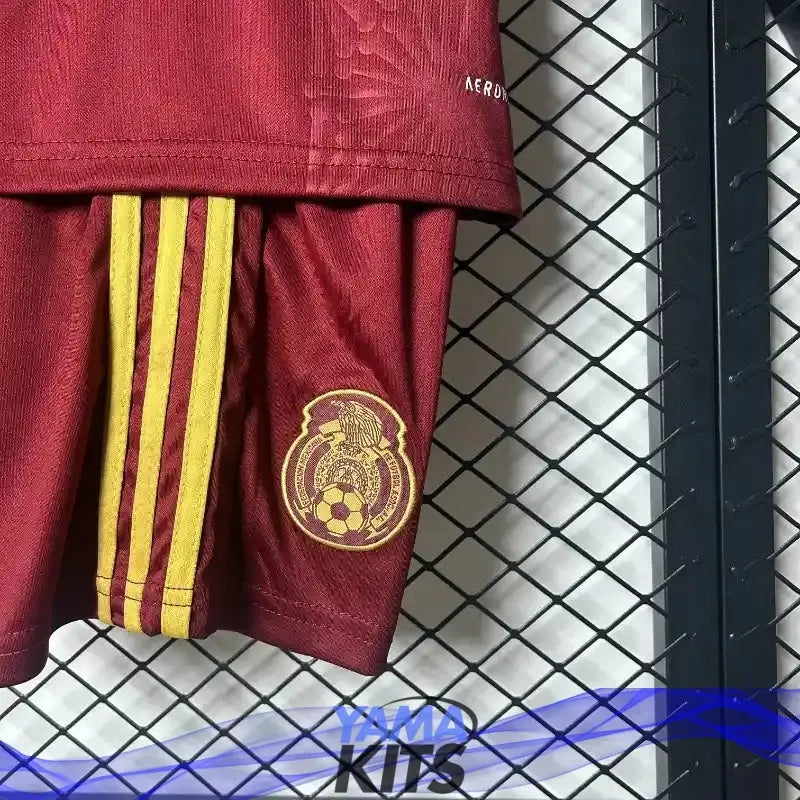 Maillot Mexique enfant "Rouge, Gold" 2025/2026 YamaKits Foot