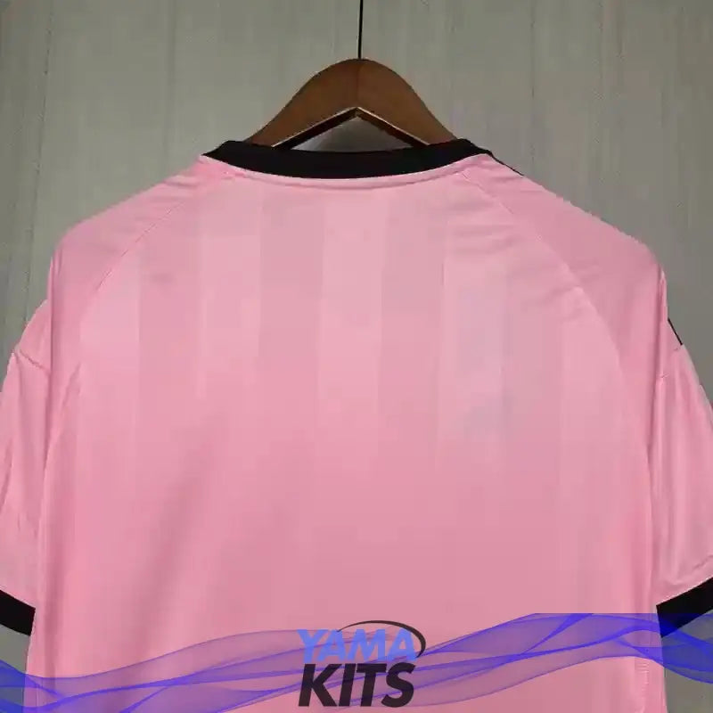 Maillot Newcastle United "Rose" 2025/2026 YamaKits Foot