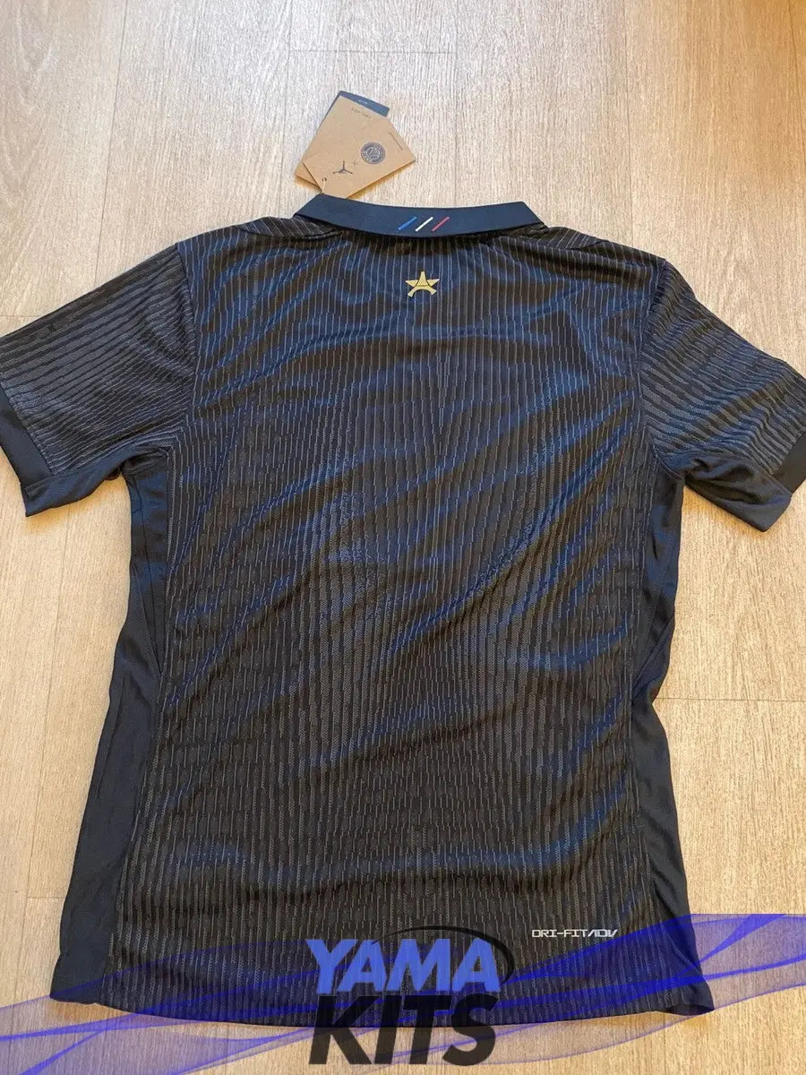 Maillot Paris SG Fourth Jordan noir « avec étoile » 2025/2026 Yamakits