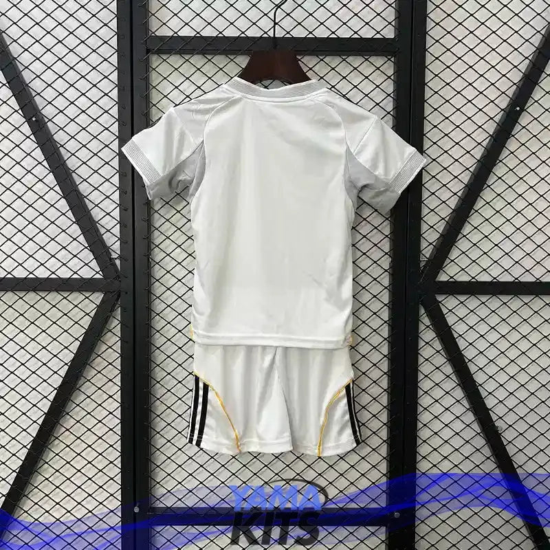 Maillot Real Madrid ENFANT domicile 2025/2026 YamaKits Foot