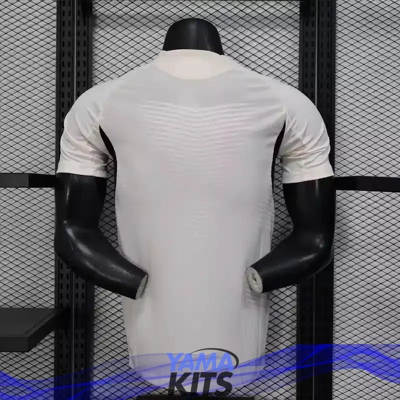 Maillot Real Madrid concept "Blanc" 2025/2026 Version Player YamaKits Foot