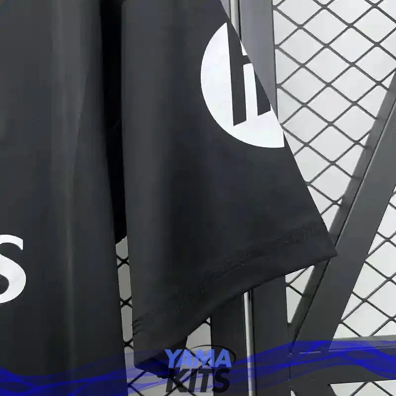 Maillot Real Madrid concept "Noir" 3-Bandes 2025/2026 YamaKits Foot