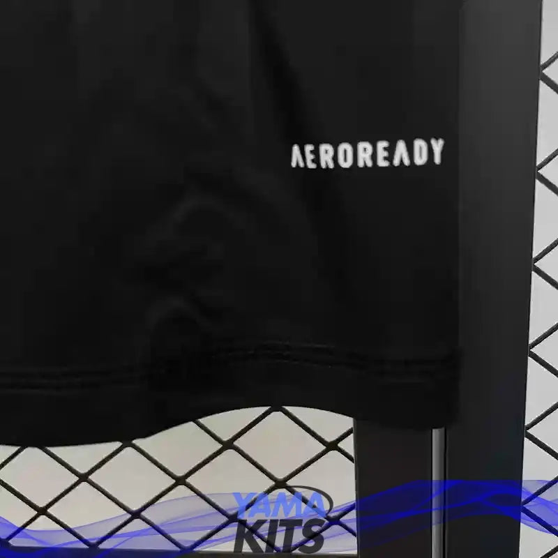 Maillot Real Madrid concept "Noir" 3-Bandes 2025/2026 YamaKits Foot