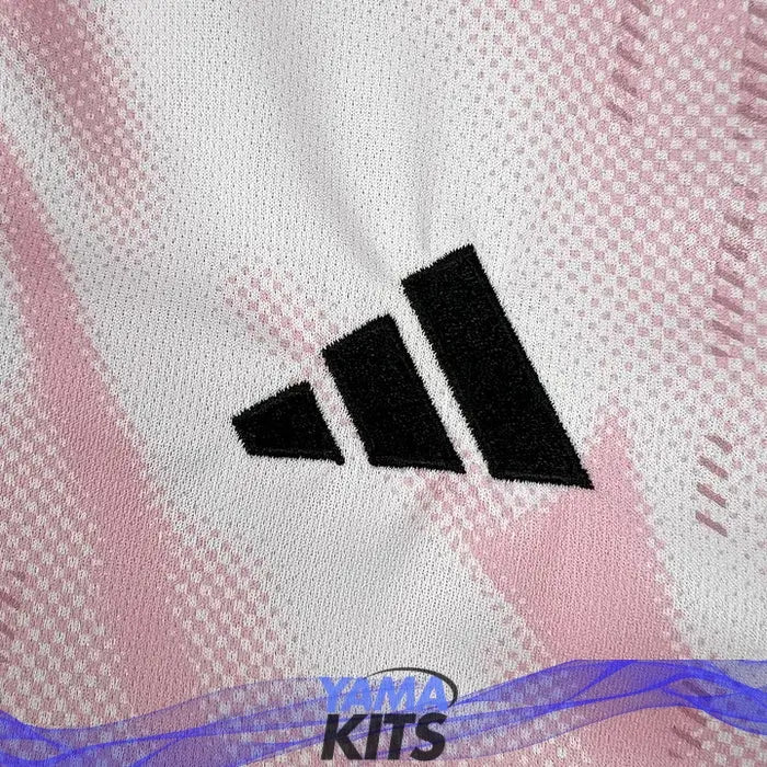 Maillot Real Madrid concept "Rose" 2024/2025 YamaKits Foot
