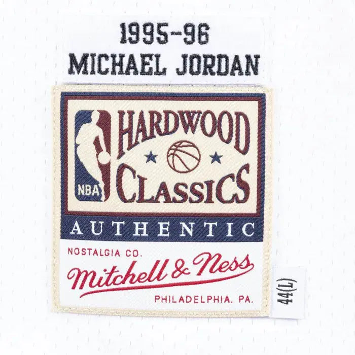 Maillot NBA Michael Jordan Chicago Bulls Blanc 1995-96 Mitchell & Ness - YamaKits