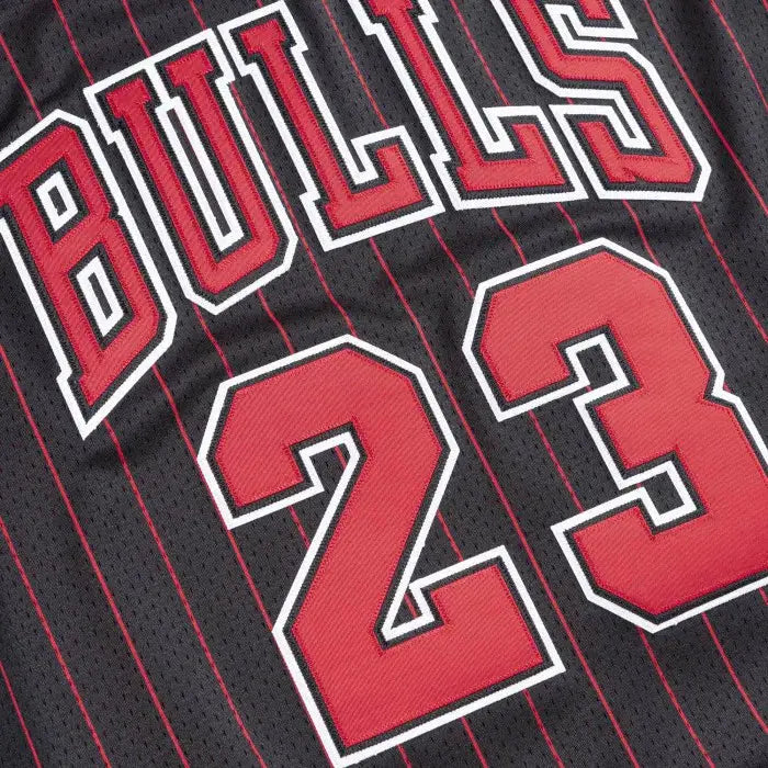 Maillot NBA Michael Jordan Chicago Bulls Noir 1996-97 Mitchell & Ness - Édition Alternate - YamaKits
