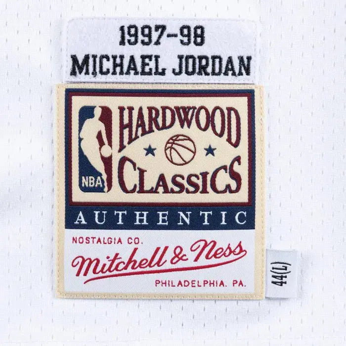 Maillot NBA Michael Jordan Chicago Bulls Blanc '97 Mitchell & Ness - Édition Domicile - YamaKits