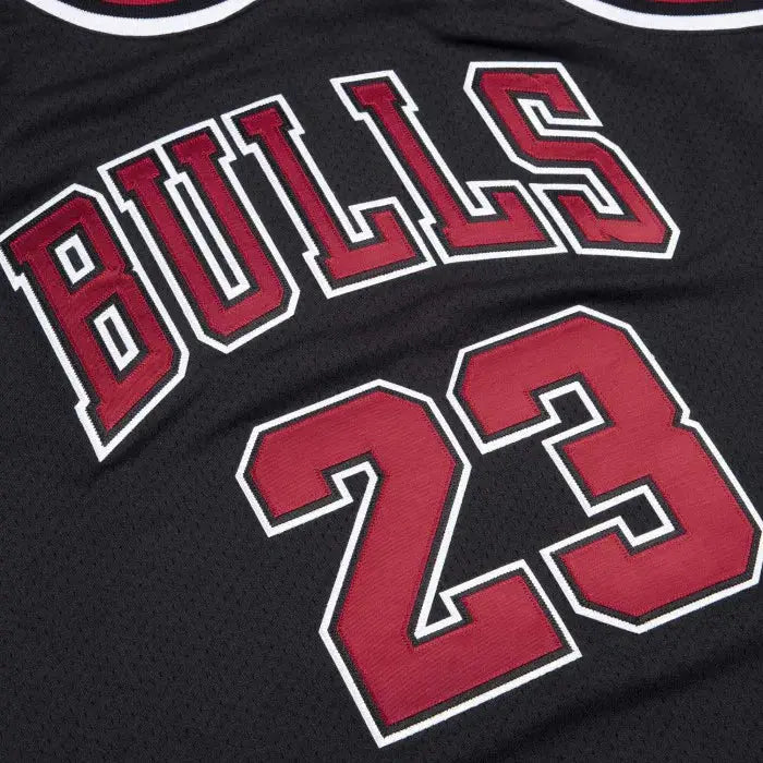Maillot NBA Michael Jordan Chicago Bulls Noir '97 Mitchell & Ness - Édition Road - YamaKits