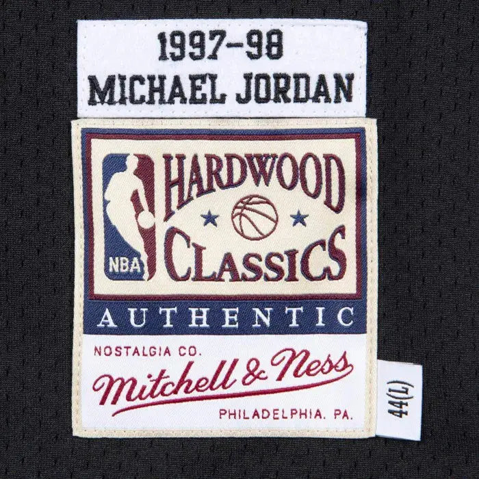 Maillot NBA Michael Jordan Chicago Bulls Noir '97 Mitchell & Ness - Édition Road - YamaKits