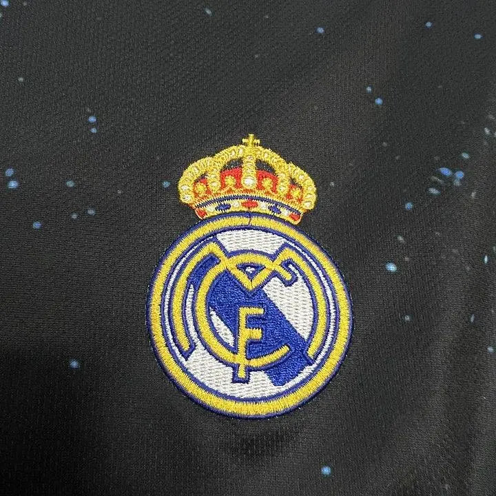 Real Madrid maillot foot concept 2024 2025 Maison To Sport