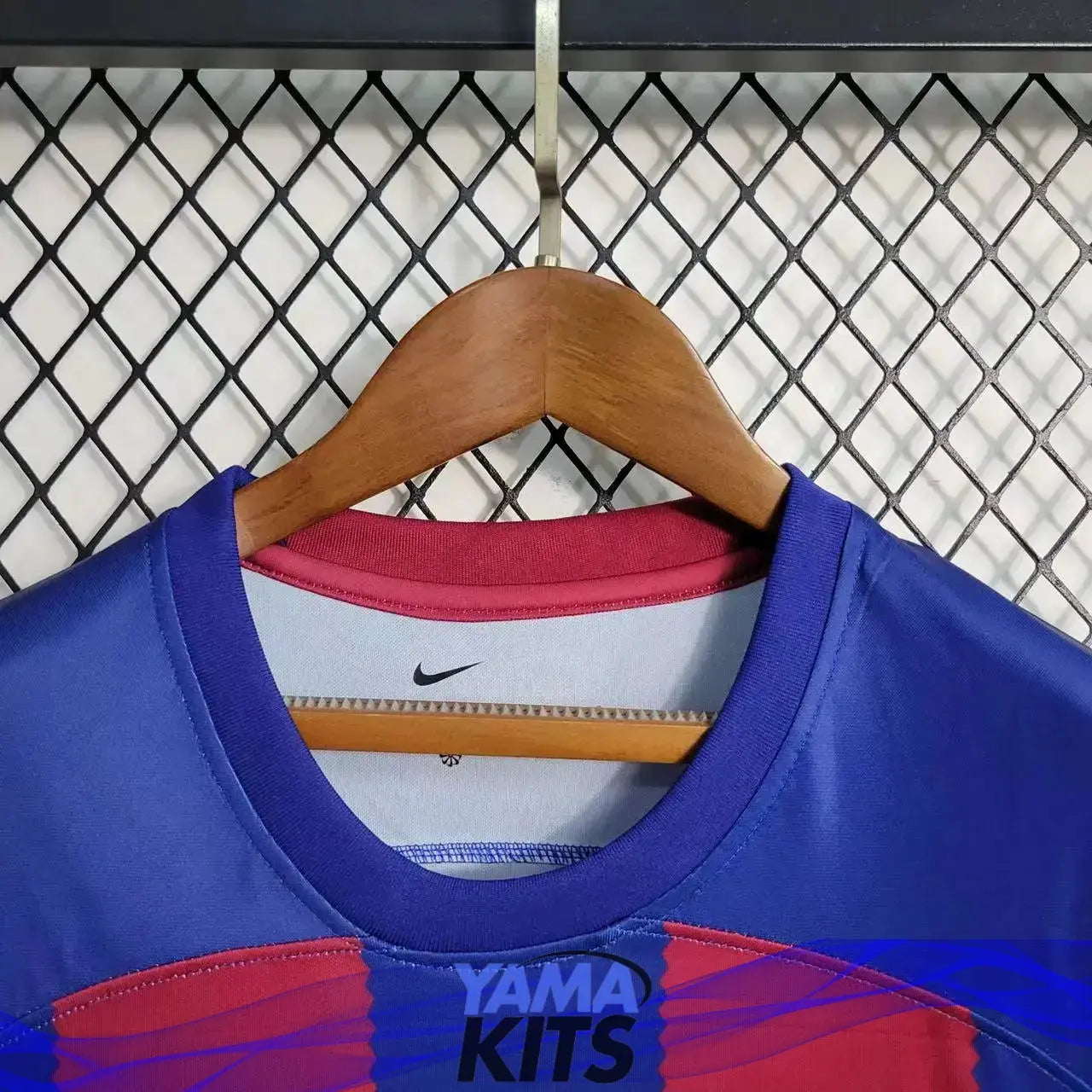 Maillot Femme Barcelone Domicile 2023/2024 - YamaKits