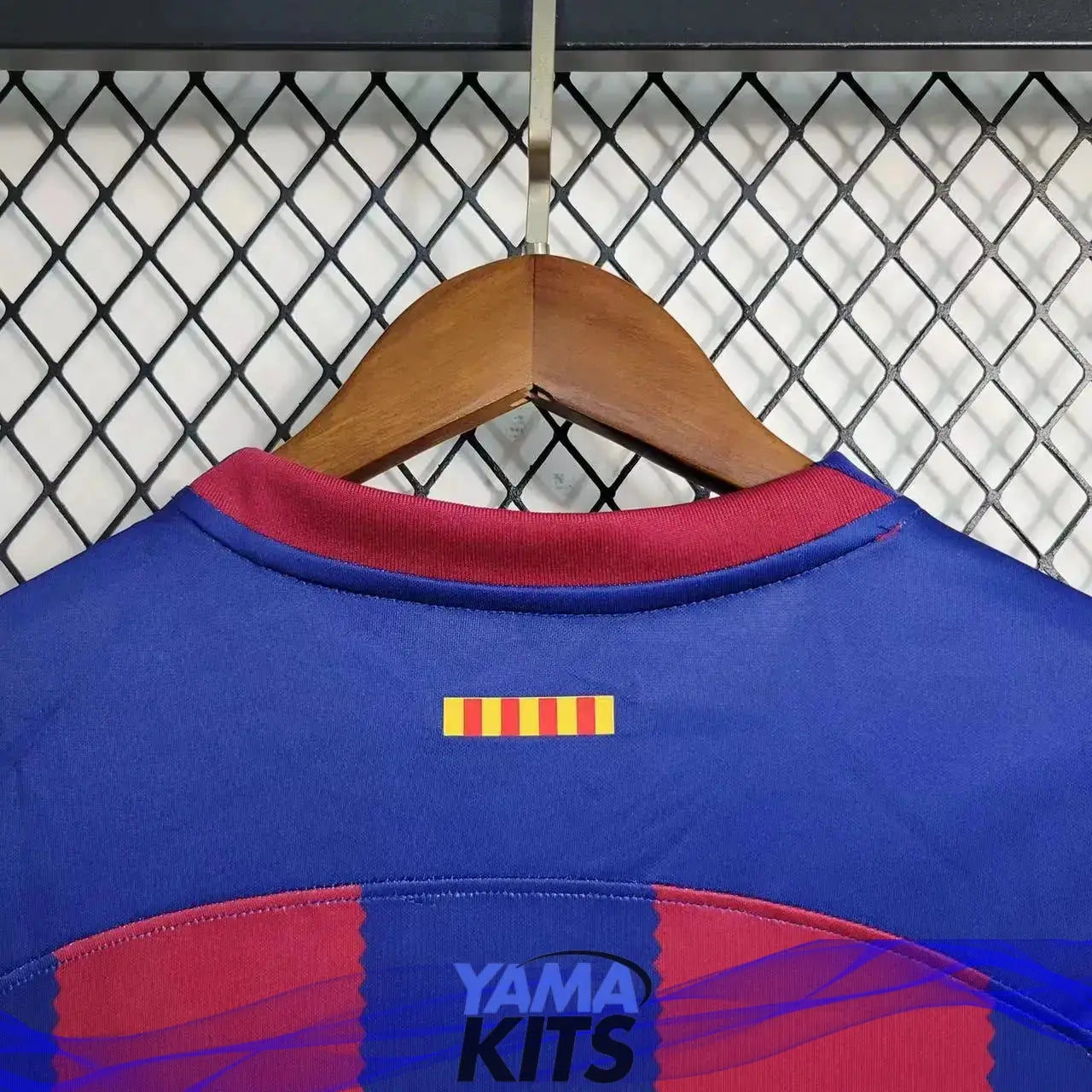 Maillot Femme Barcelone Domicile 2023/2024 - YamaKits