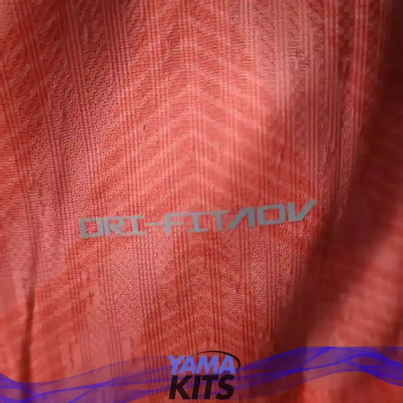 MAILLOT BARCELONE CONCEPT "rose, blanc" 2025/2026 Version Player YamaKits Foot
