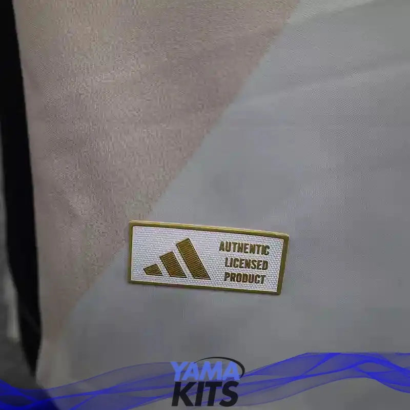 MAILLOT ESPAGNE EXTÉRIEUR "BEIGE, BLEU, ROSE" 2025/2026 Version Player YamaKits Foot