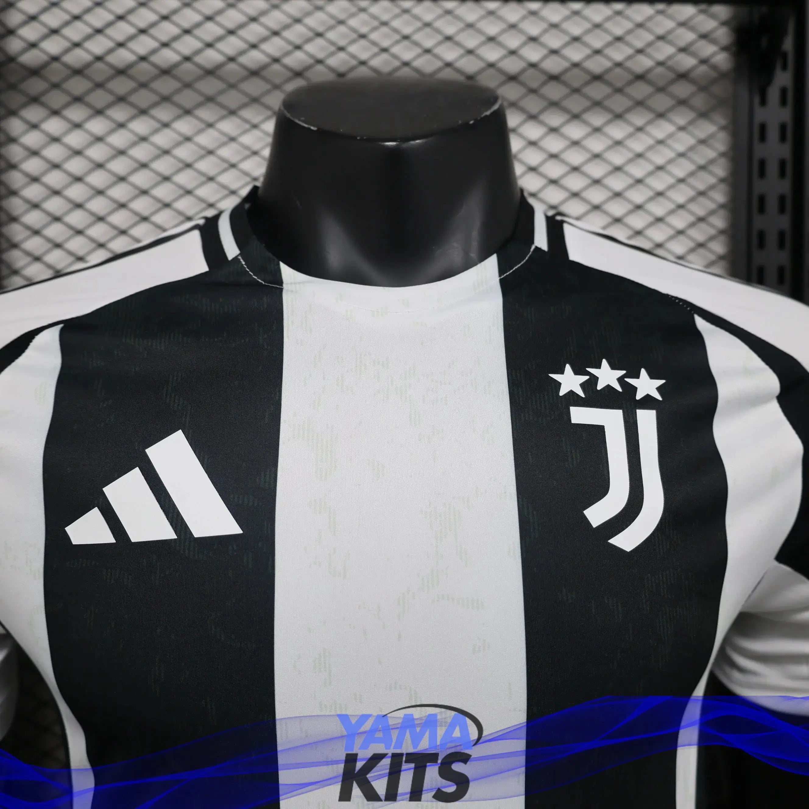 MAILLOT JUVENTUS DOMICILE 2024/2025 Version Player YamaKits Foot