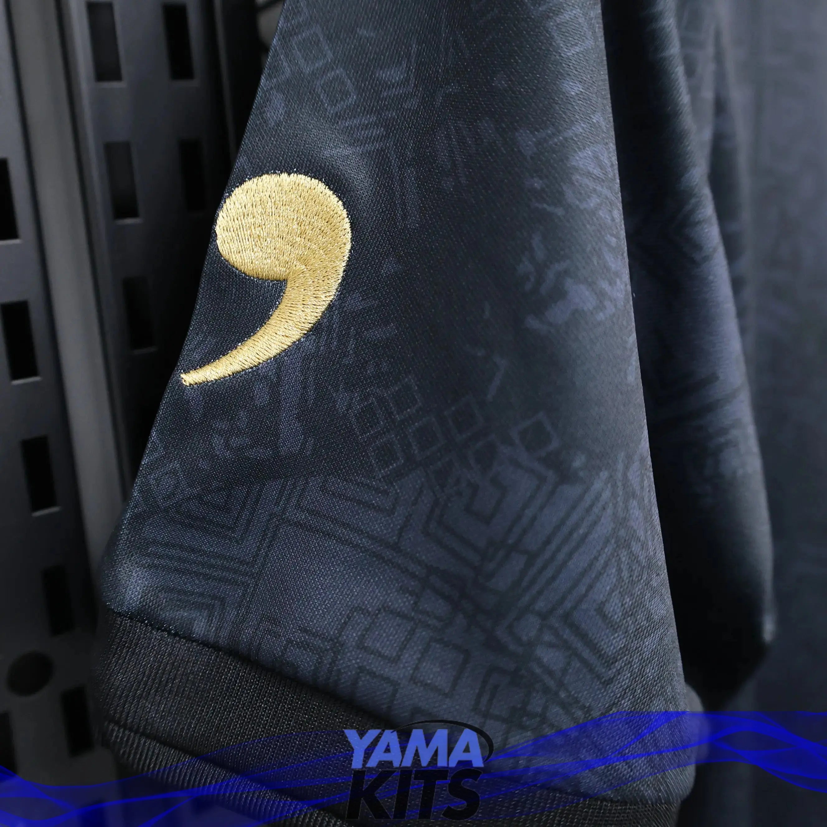 MAILLOT MESSI « LA PULGA » COMMEMORATIVE YamaKits Foot