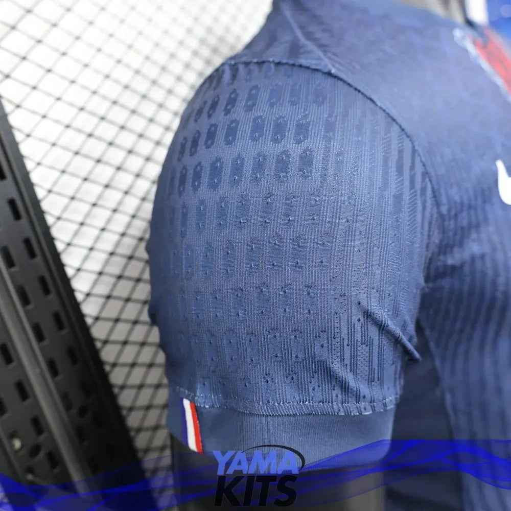 MAILLOT PARIS SG DOMICILE 2025/2026 Version Player YamaKits Foot