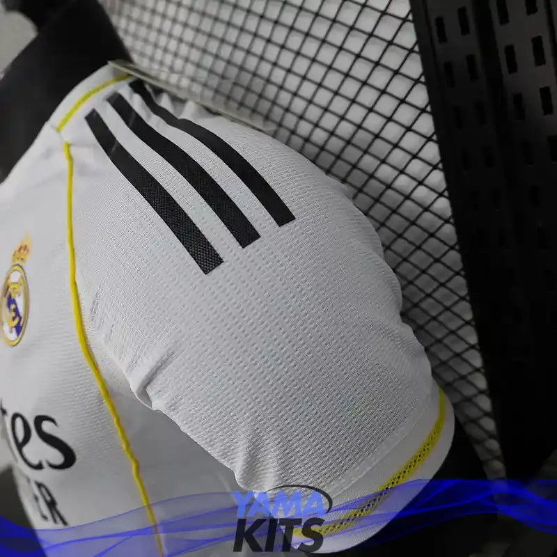 MAILLOT REAL MADRID DOMICILE 2025/2026 Version Player YamaKits Foot