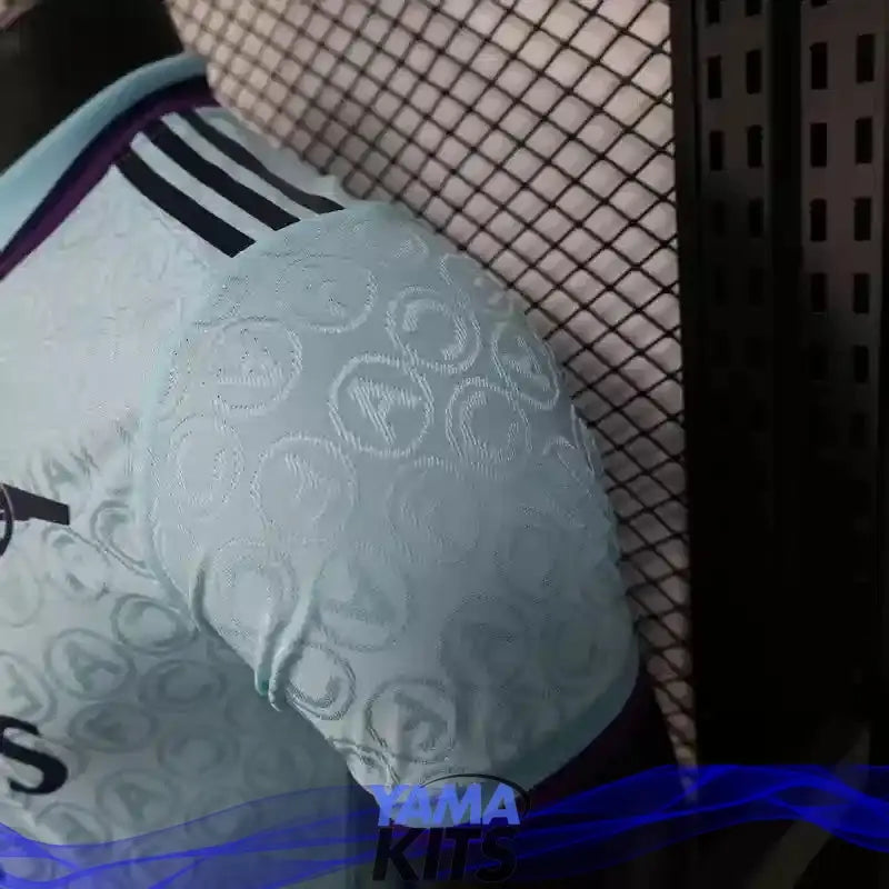 Maillot Arsenal concept "Bleu ciel" 2025/2026 Version Player YamaKits