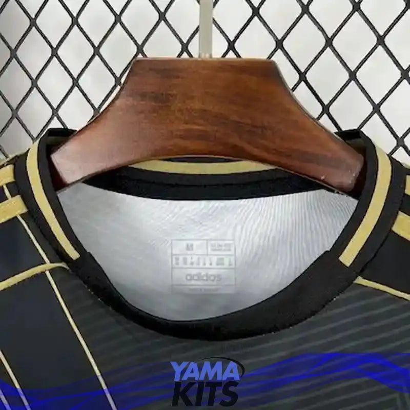 Maillot Bayern Munich concept "noir" 2025/2026 YamaKits Foot