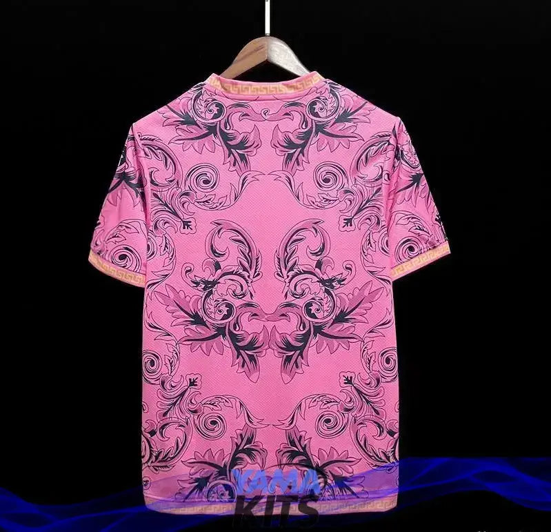 Maillot Italie Versace Édition spéciale « Rose » 2023/2024 YamaKits Foot