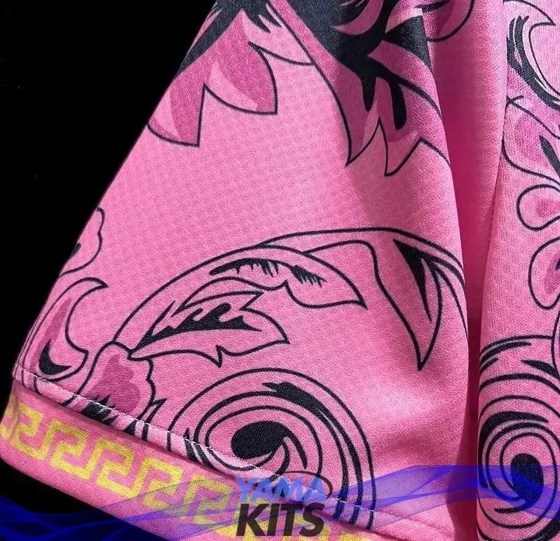 Maillot Italie Versace Édition spéciale « Rose » 2023/2024 YamaKits Foot
