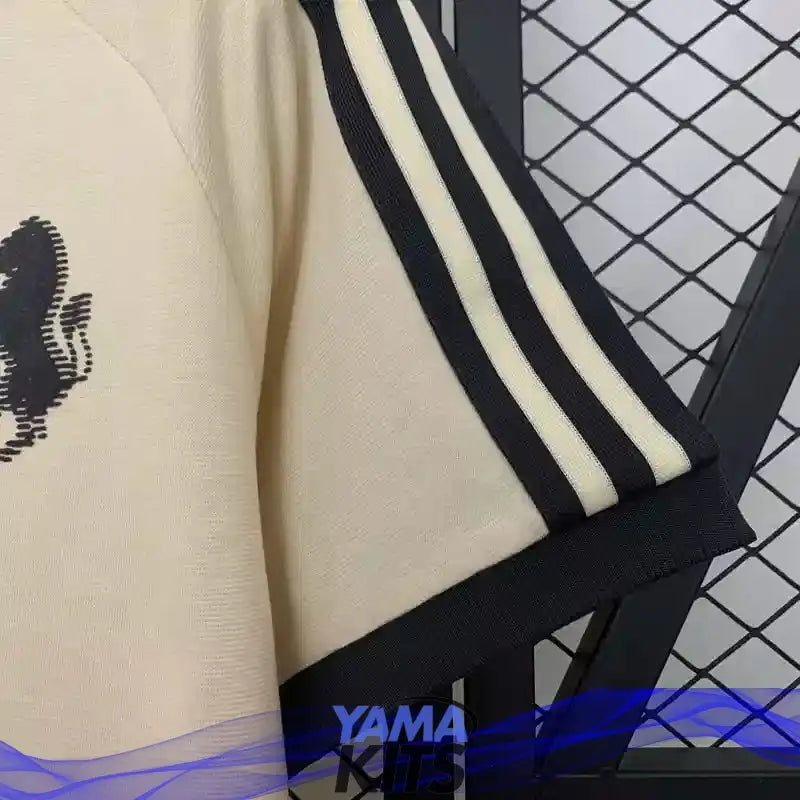 Maillot Juventus classics 3-stipes "beige" 2025/2026 YamaKits Foot