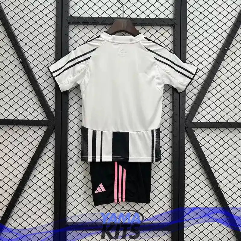 Maillot Juventus enfant domicile 2025/2026 YamaKits Foot