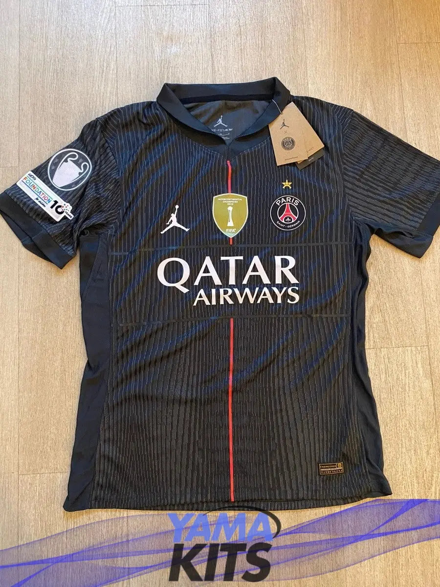 Maillot Paris SG Fourth Jordan noir « avec étoile » 2025/2026 Yamakits