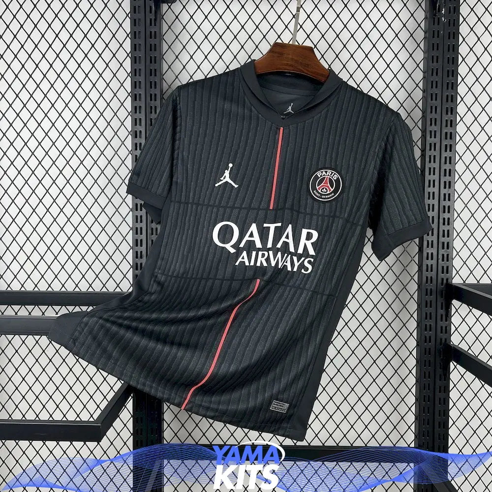 Maillot Paris SG Fourth "Jordan" noir 2025/2026 YamaKits Foot