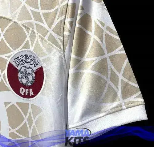 Maillot Qatar Extérieur "blanc,or" 2022/2023 YamaKits Foot