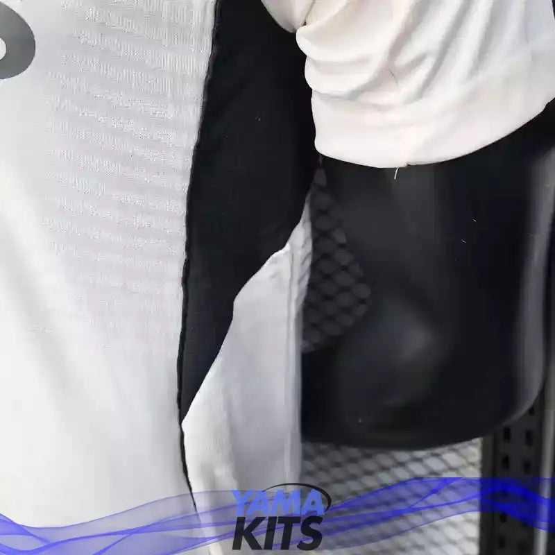Maillot Real Madrid concept "Blanc" 2025/2026 Version Player YamaKits Foot
