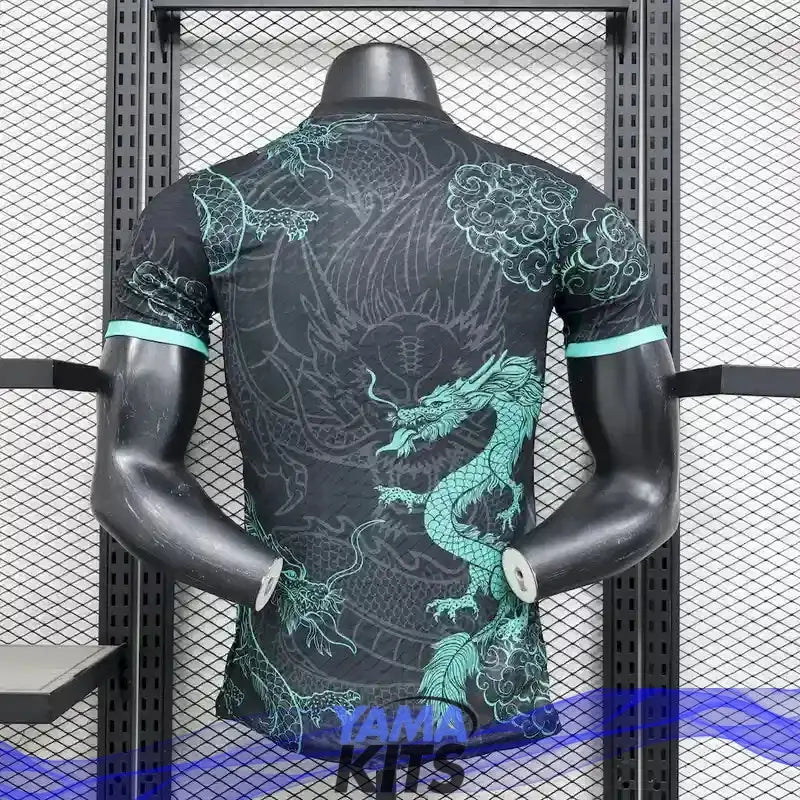 Maillot Real Madrid concept "Dragon vert" 2025/2026 Version Player YamaKits Foot