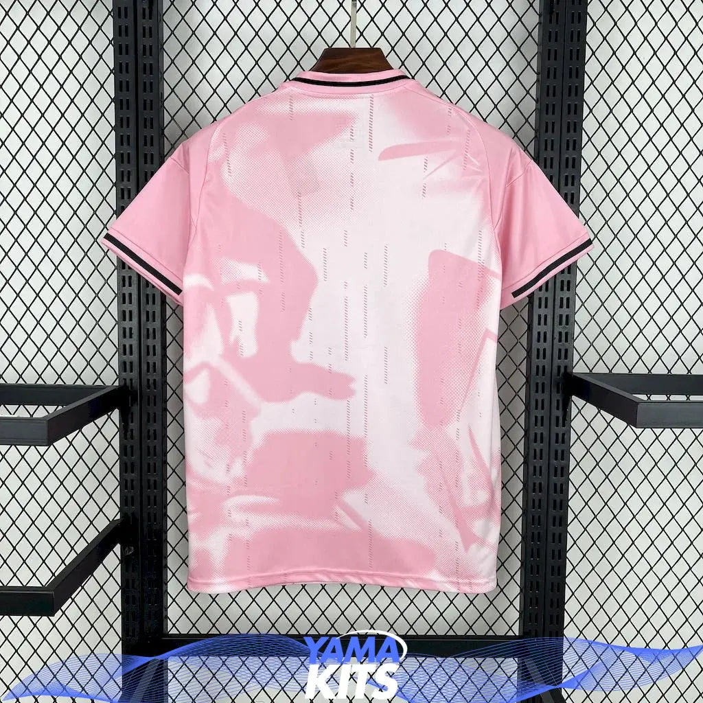 Maillot Real Madrid concept "Rose" 2024/2025 YamaKits Foot