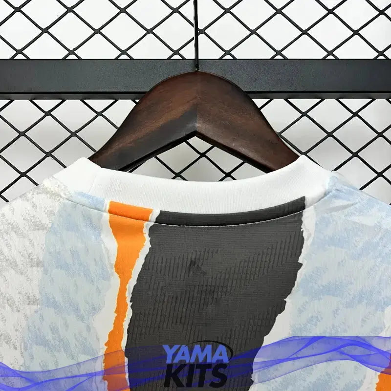Maillot Real Madrid entrainement 2024/2025 YamaKits Foot