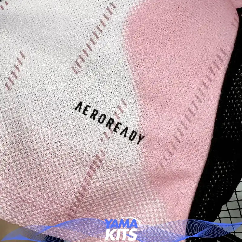 Maillot Real madrid concept "Rose" 2024/2025 YAMAKITS