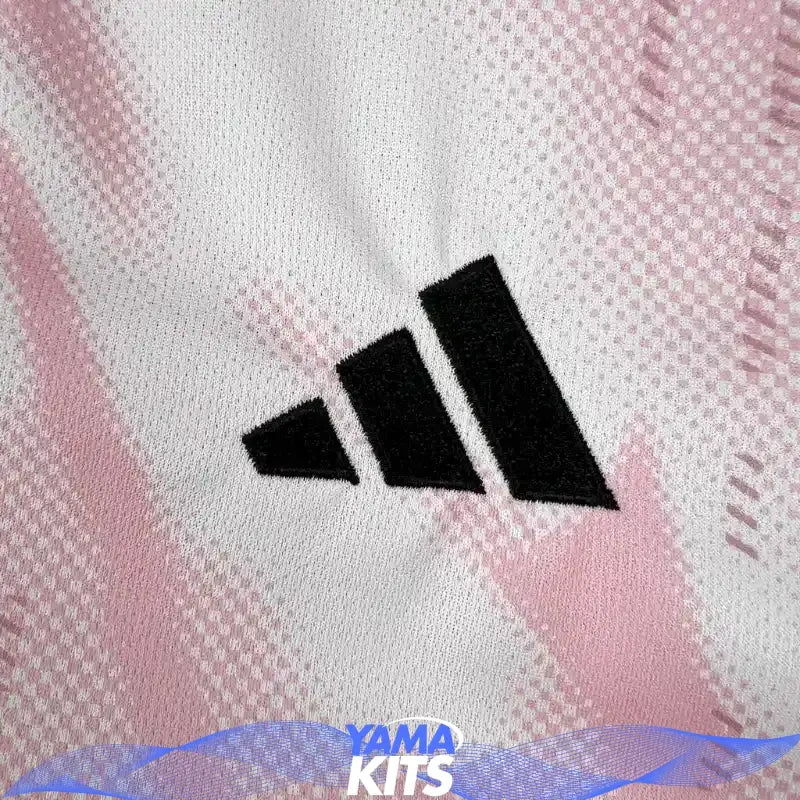 Maillot Real madrid concept "Rose" 2024/2025 YAMAKITS